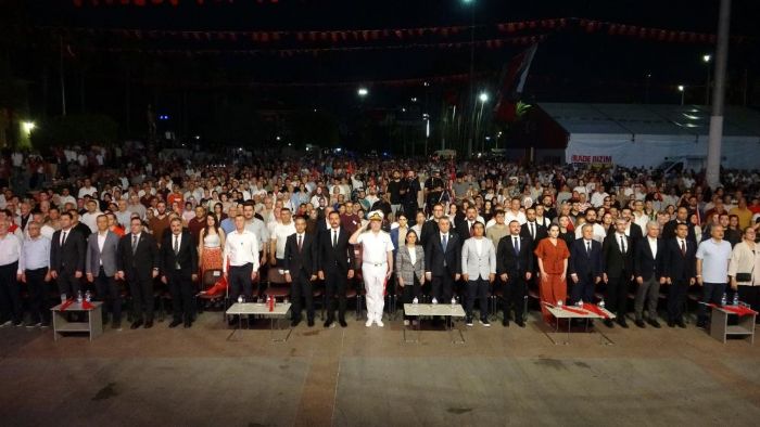 Mersin'de 15 Temmuz y�r�y��� d�zenlendi, demokrasi n�beti tutuldu