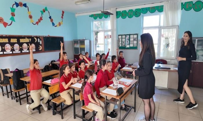 K�rsaldaki k�z �ocuklar� ve annelerine psikososyal destek