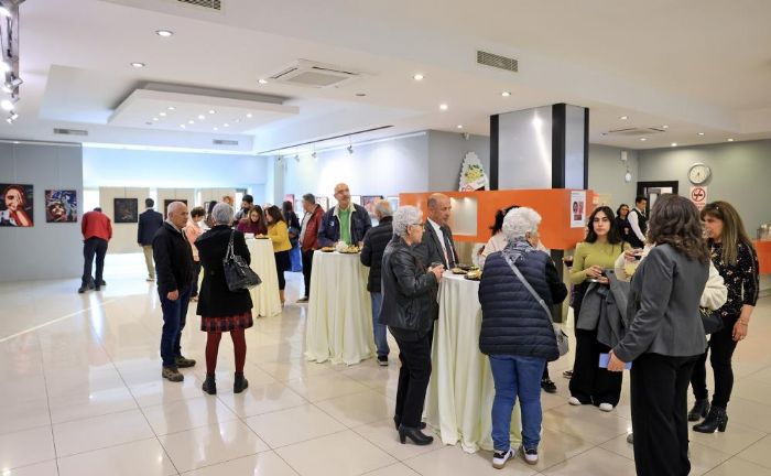 '�lk Cemre' sergisi sanatseverlerle bulu�tu