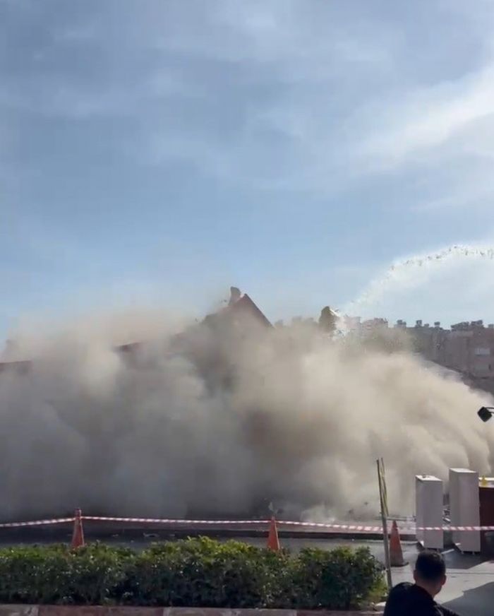 Mersinde 2 katl bina titreimle ykld