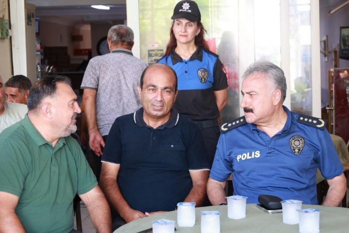 Mersin Emniyet M�d�r� Akta�, vatanda�larla bir araya geldi