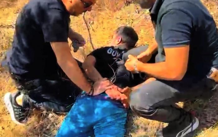 17 su, 27 yl hapisle aranyordu: 'Gvenlik' yazl kyafetle tavuk iftliinde yakaland