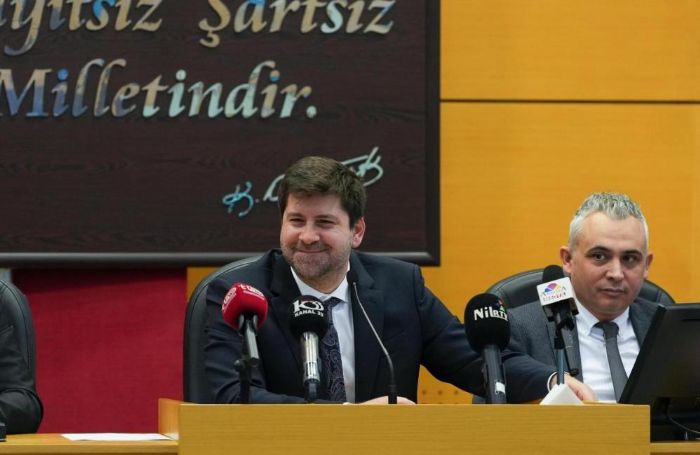 Tarsus Belediyesi Meclisinde yat�r�m, dayan��ma ve yeni projeler �ne ��kt�