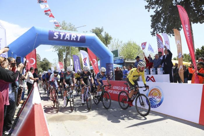 Tour Of Mersin�in ilk etab� Anamur�dan ba�lad�, sporcular 118 kilometre pedallad�