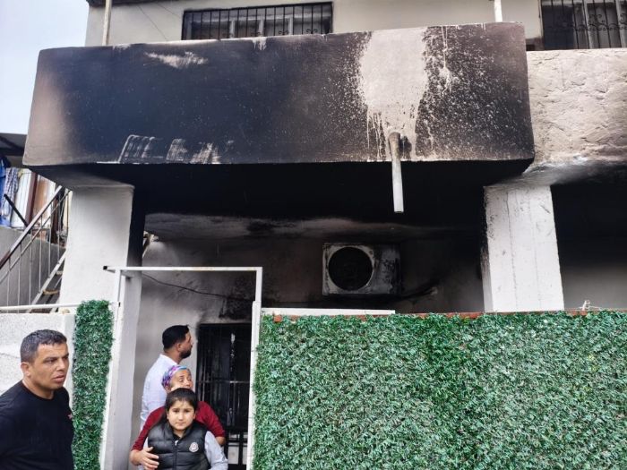 Klima patlad�, evde yang�n ��kt�