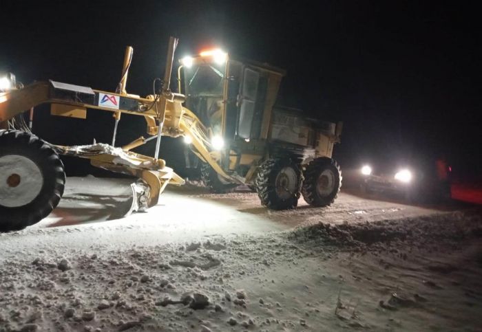 Mersin'de ara�lar�yla karl� yolda mahsur kalan �ift kurtar�ld�