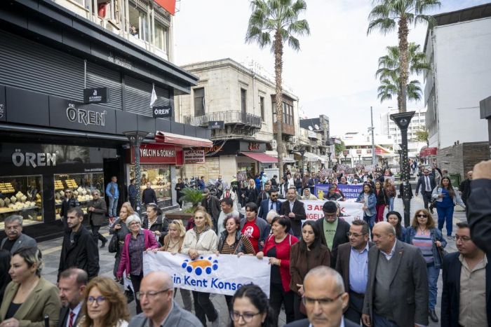 Mersinde farkndalk yry dzenlendi