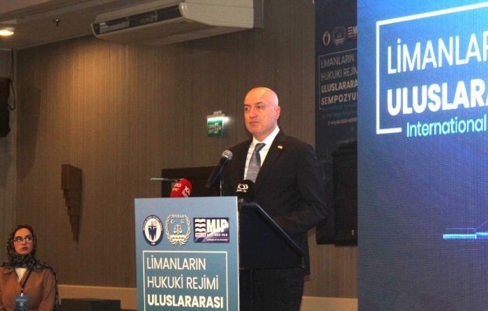 Mersin�de limanlar�n gelece�i masaya yat�r�ld�: Hukuk, teknoloji ve ye�il d�n���m vurgusu