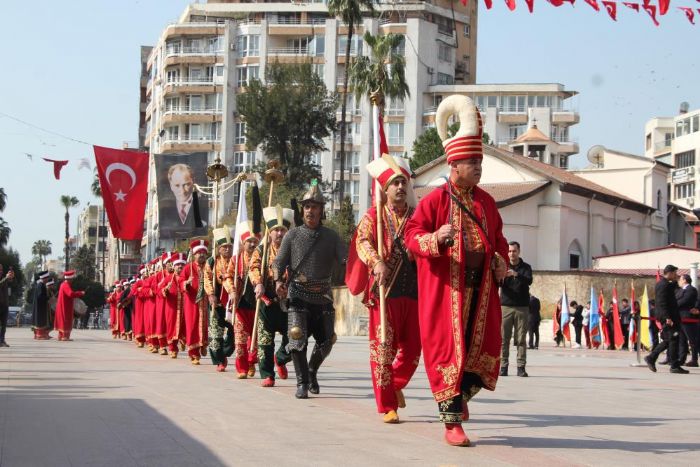 Atat�rk��n Mersin�e geli�inin 103��nc� y�l d�n�m� t�renle kutland�