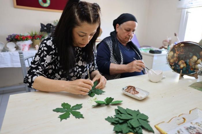 Sessizli�ini sanatla a�t�: ��itme engelli Sinem�in ba�ar� hikayesi