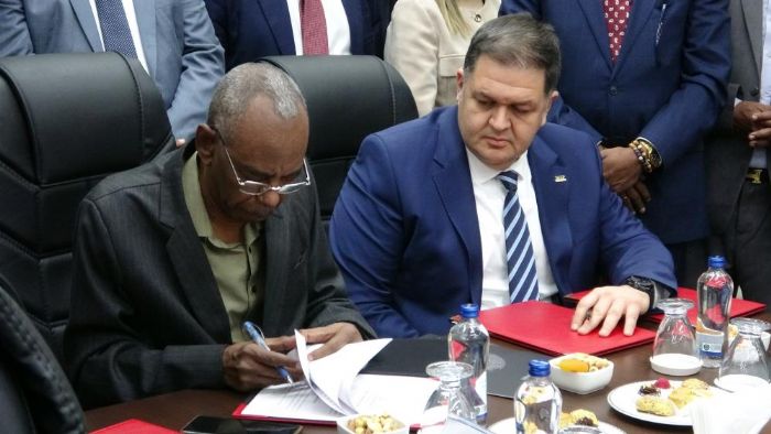 Mersin Uluslararas� Liman� ile Port Sudan aras�nda karde� liman mutabakat� imzaland�