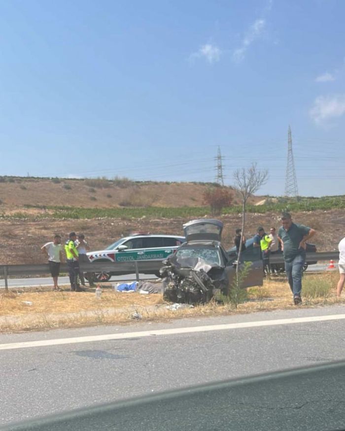 Mersinde trafik kazas: 1 l, 3 yaral