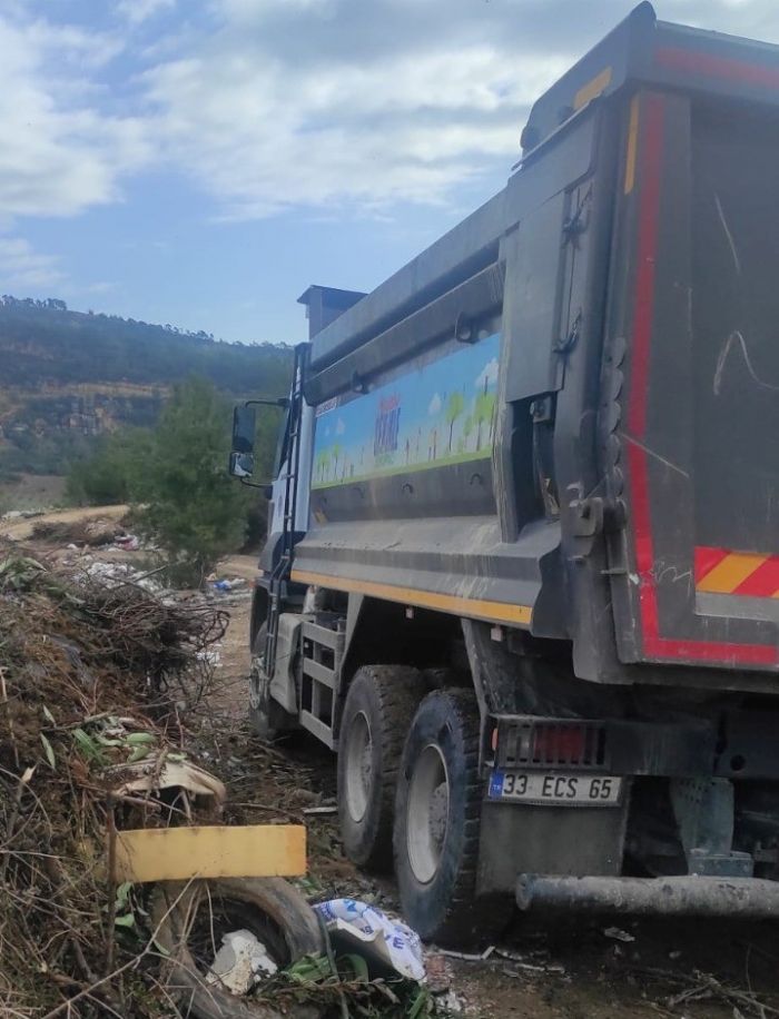 Ormanl�k alana at�k d�ken Mersin Yeni�ehir Belediyesine 4,6 milyon liral�k ceza