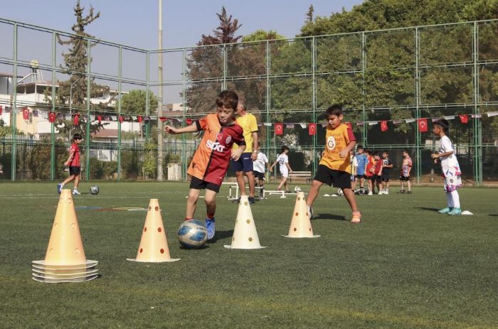 Mersin'de yl boyu cretsiz futbol kursu