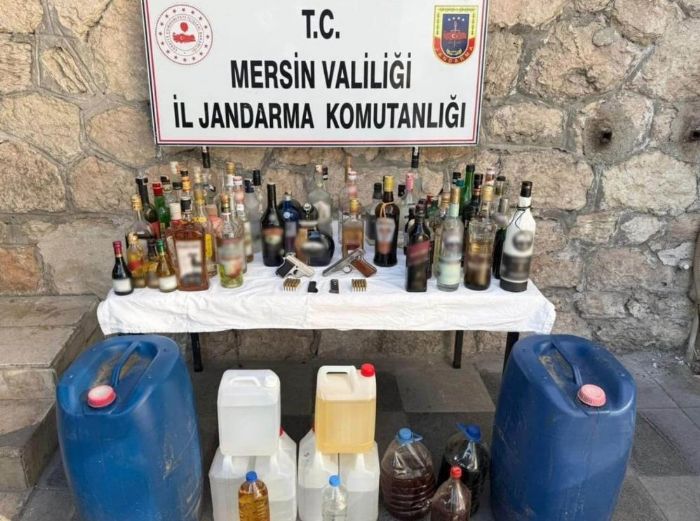 Mersin'de 400 litre sahte i�ki ele ge�irildi