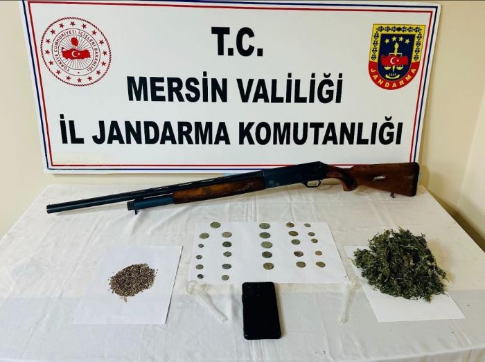 Mersin'de 25 bin adet uyuturucu hap ele geirildi