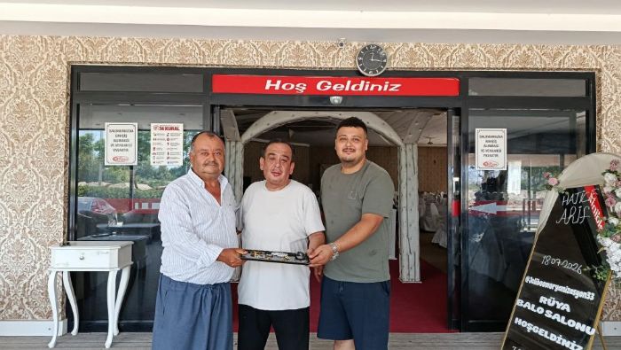 D���n salonunda bulunan 30 bin TL de�erindeki tak�lar sahibine ula�t�r�ld�