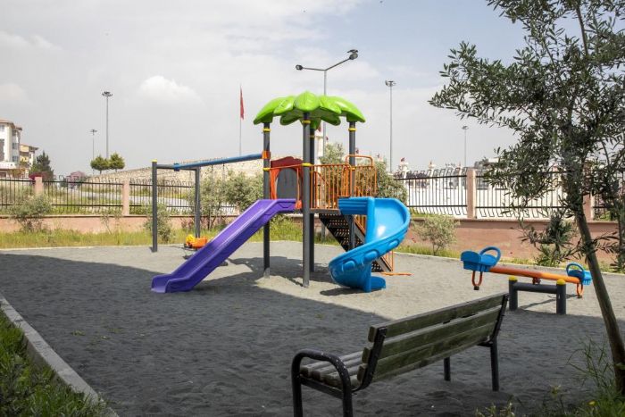 Mersin Bykehir Belediyesi, okul ve mahallelere ocuk oyun gruplar kurdu