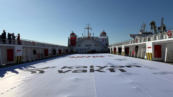 T�rk K�z�lay'�n ��yilik Gemisi' Ramazan'�n ilk g�n�nde Gazze'ye u�urland�