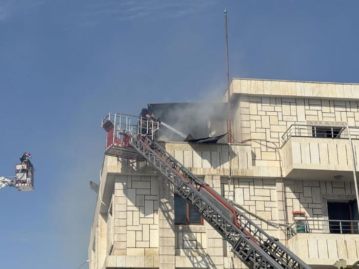 Mersin'de fabrika yang�n�