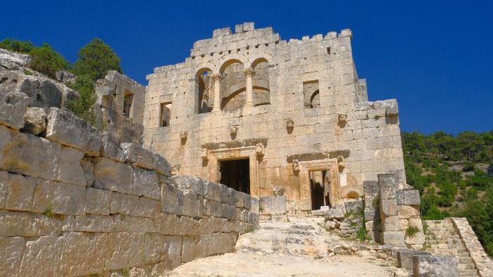 UNESCO listesindeki Alahan Manast�r� zamana direniyor