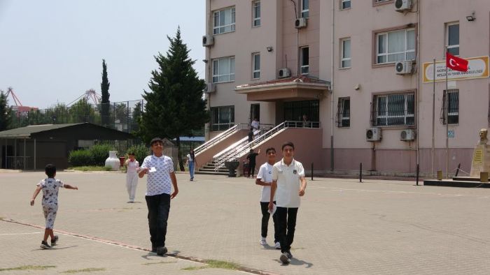 LGS'de oturumlar tamamland, babalar ifte heyecan yaad