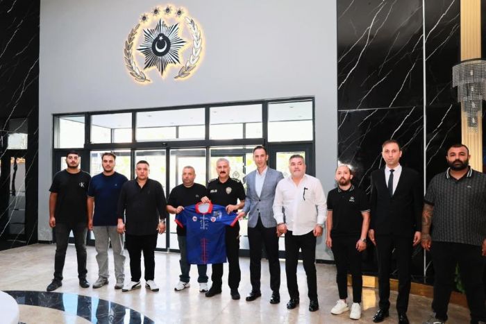 Mersin Emniyet M�d�r� Akta�, sezon �ncesi taraftar temsilcileriyle bir araya geldi