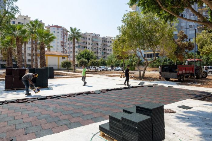 Mersin�de iki park ba�tan sona yenileniyor