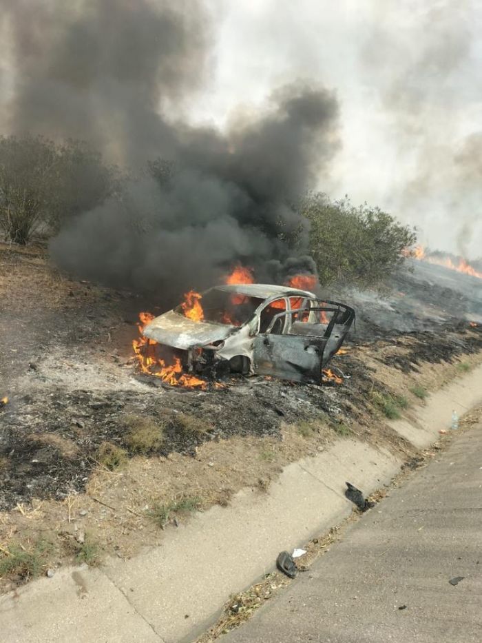 Adana-Mersin otoyolunda kontrolden kan otomobil alev ald