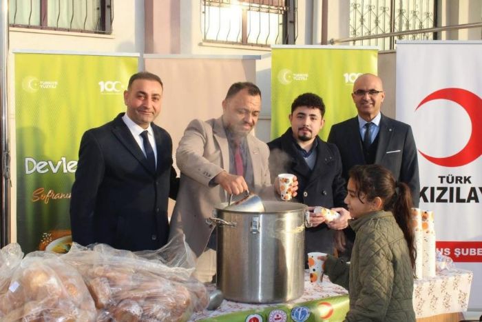 Tarsus�ta ��rencilerle 'Devletin eli sofran�n bereketi' bulu�mas�