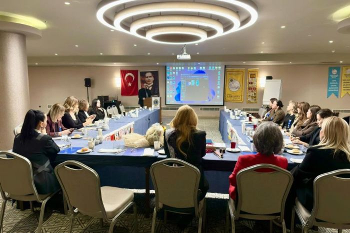 Mersin�de s�rd�r�lebilir istihdam i�in Kariyer Merkezi-STK bulu�mas�