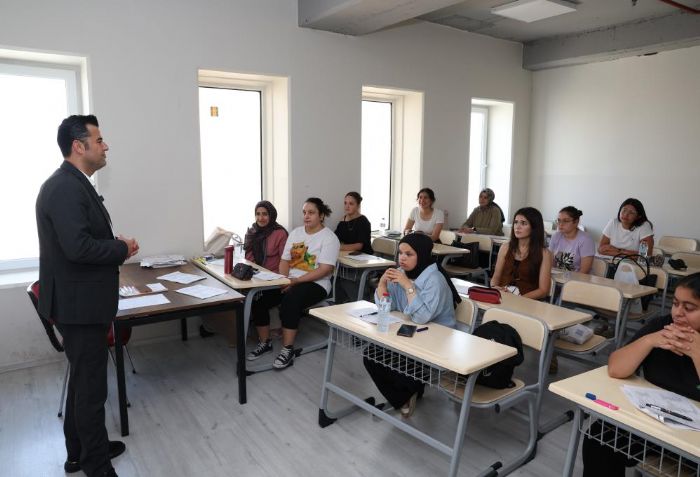Akdeniz�de gen�lere �cretsiz e�itim ve kaynak deste�i