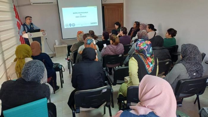 Mersin�de S�BERAY ile binlerce ki�iye g�venli internet e�itimi