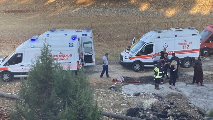 i servisi arampole devrildi: 5 l, 14 yaral